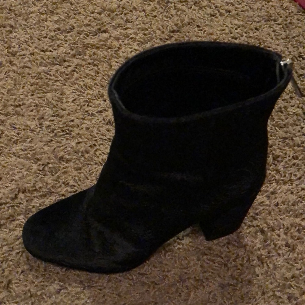 Jessica Simpson ankle boots